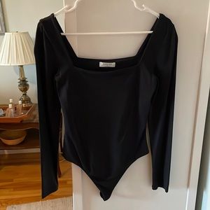Babaton aritzia squareneck long sleeve bodysuit